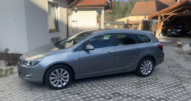 Opel Astra cena 23000 przebieg: 181393, rok produkcji 2011 z Września małe 154